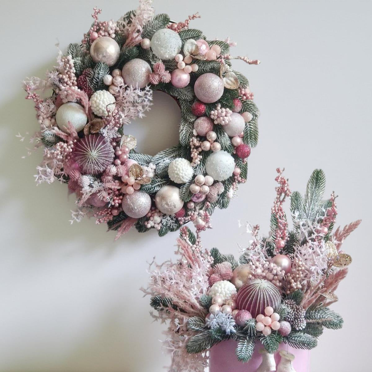 Coronita si Aranjament de Craciun in Nute Pudrate Rose