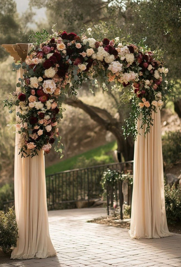 Arcada florala nuntă în nuanțe burgundy, ivory & blush