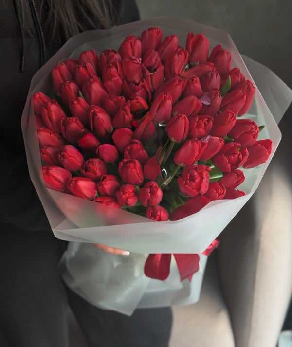 Buchet de Lalele roșii — Red Desire