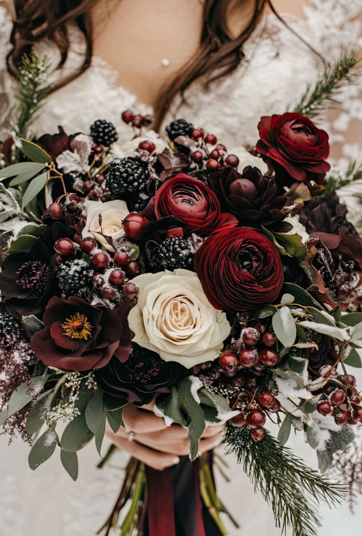 Aranjament nuntă ranunculus si trandafiri