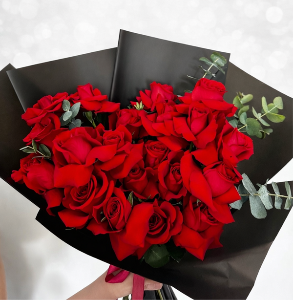 Crimson Love – Buchet de 21 Trandafiri Roșii