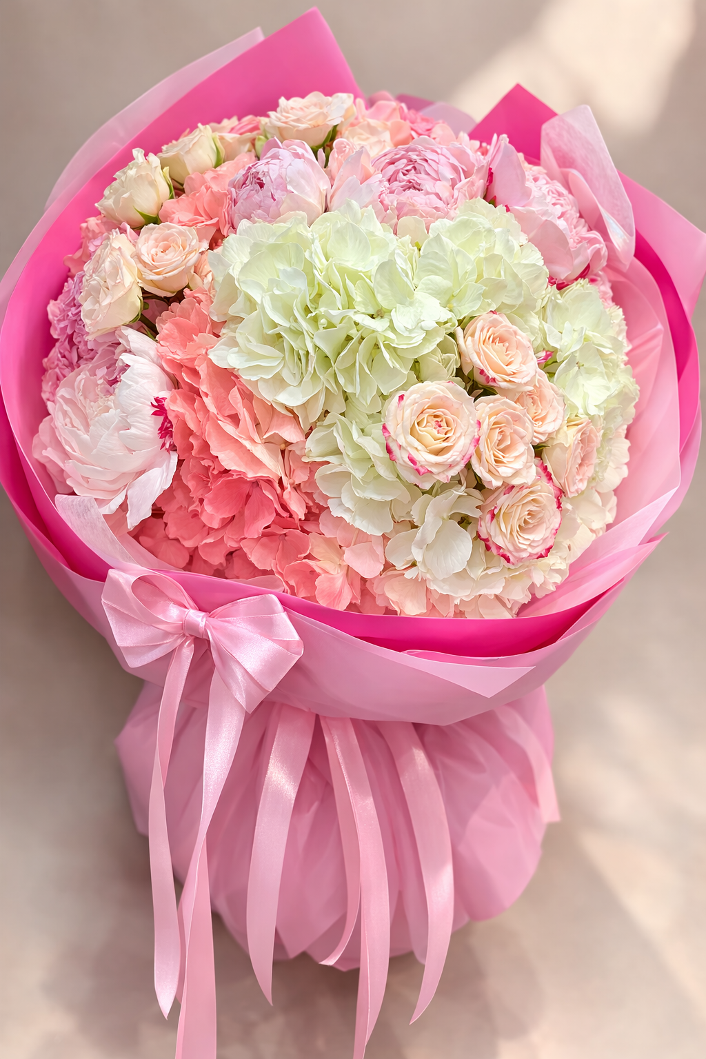 Pink Hydrangea Elegance – Buchet Pastel Luxury