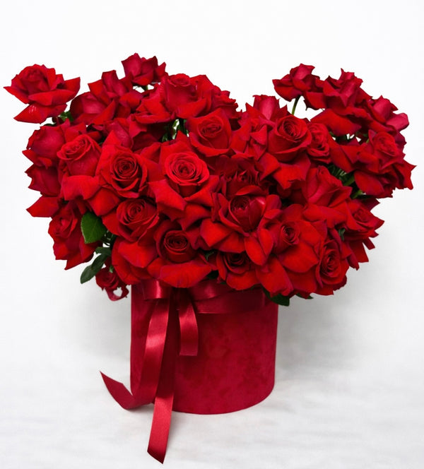 Velvet Passion – Cutie cu Trandafiri Roșii