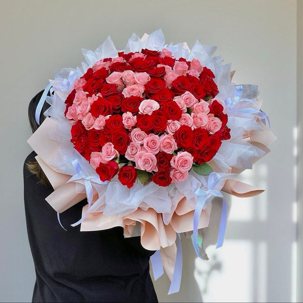 Buchet Gigant cu Trandafiri Roșii și Roz