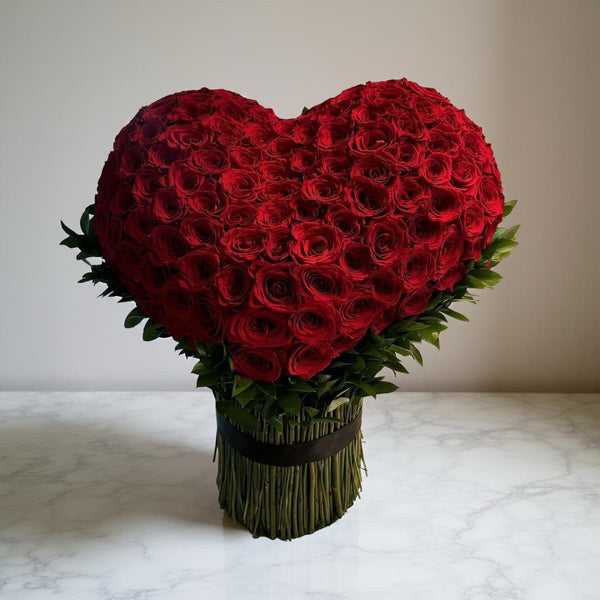 Buchet Inima din Trandafiri Rosii Premium | Aranjament floral inima romantic
