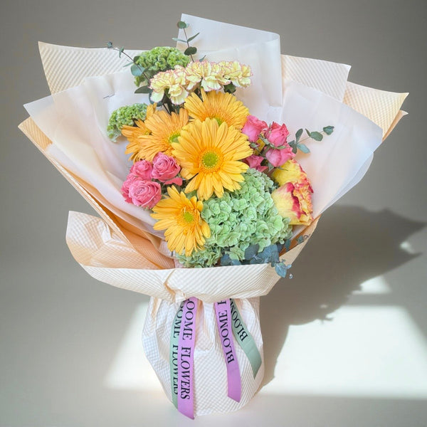 Buchet Gerbera Galbena, Trandafiri Roz & Hortensie Verde