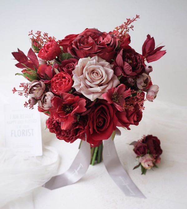 Buchet Mireasă cu Trandafiri Burgundy