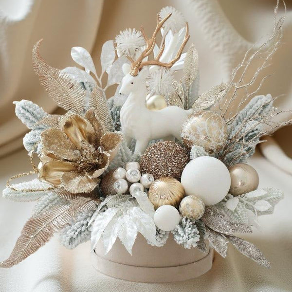 Aranjament de Craciun cu Ren Alb